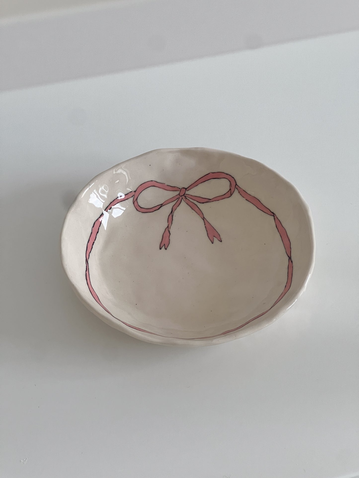 pink ribbon jewelry dish (no 3d bow)