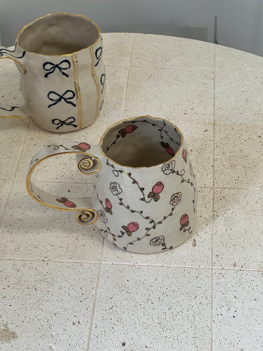 “roses labyrinth” mug