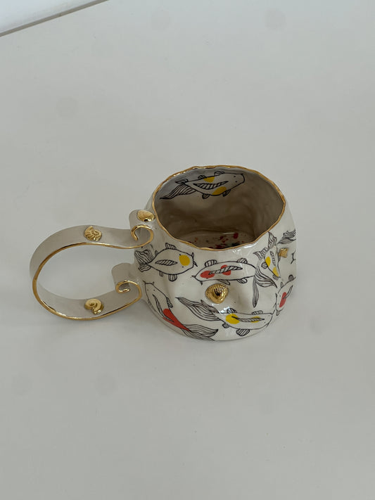 dancing koi mug (shells details)