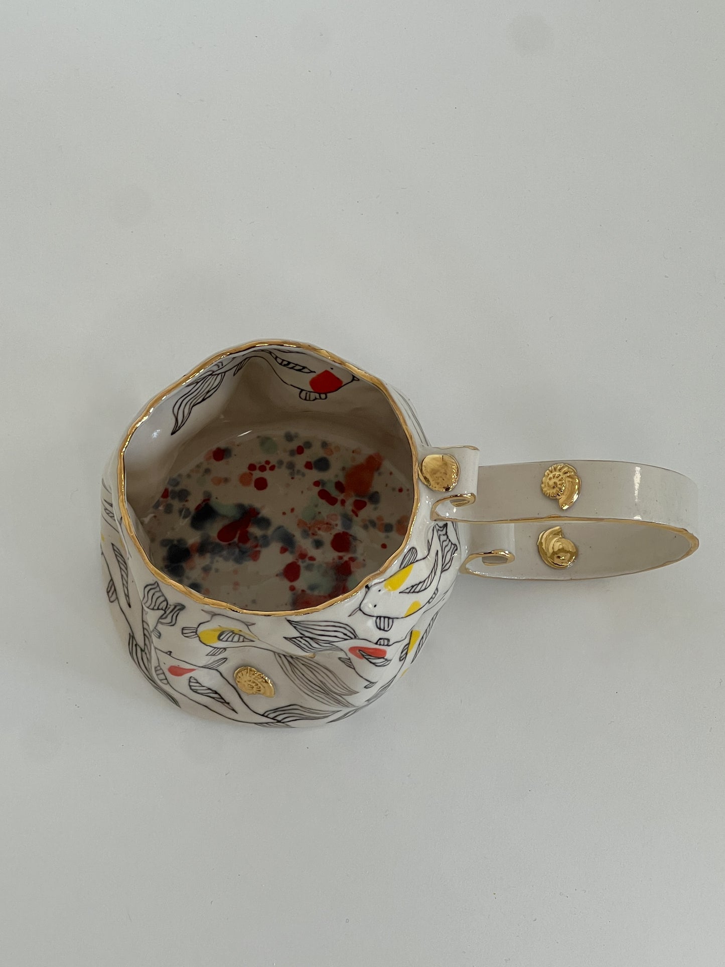 dancing koi mug (shells details)